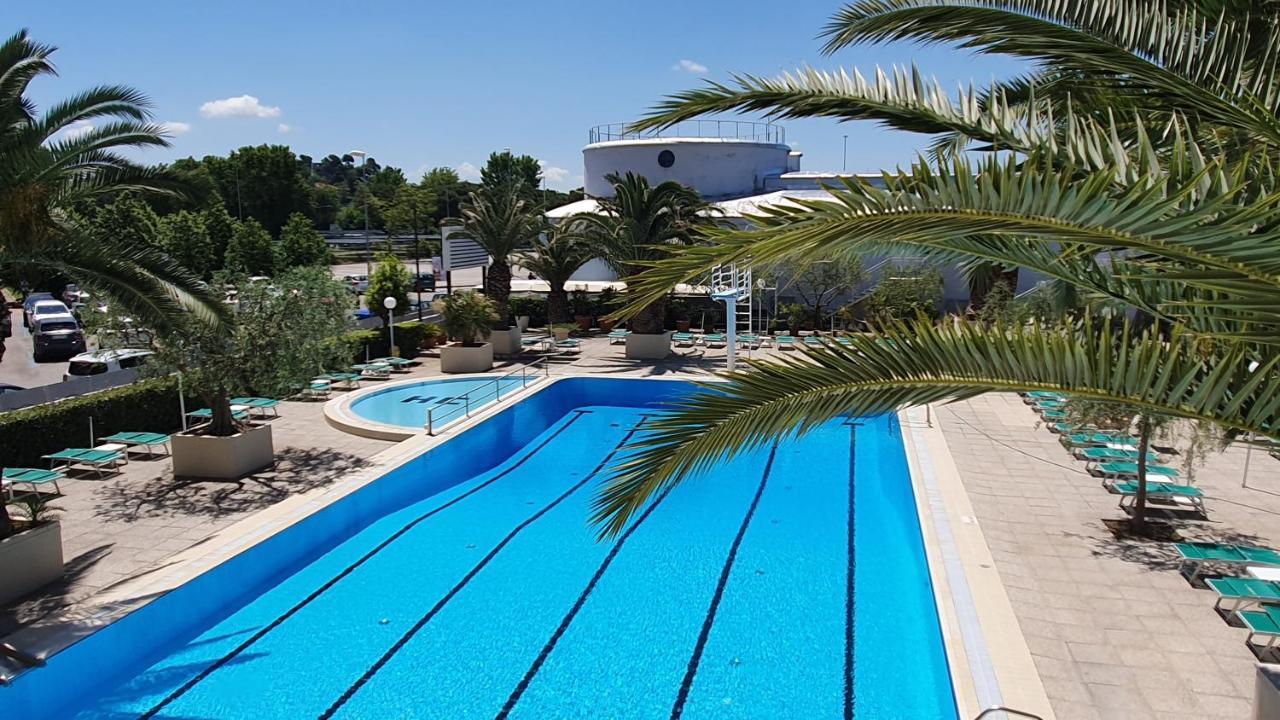 Hotel Cormoran Cattolica Dış mekan fotoğraf