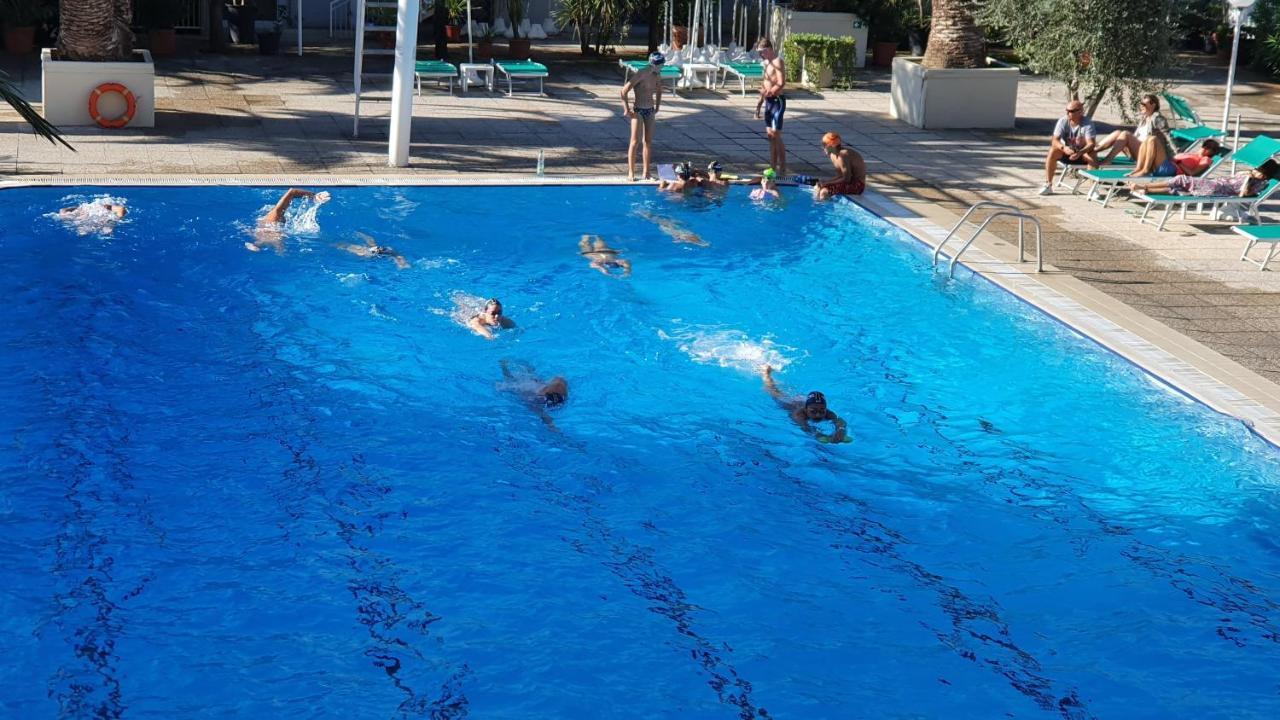 Hotel Cormoran Cattolica Dış mekan fotoğraf