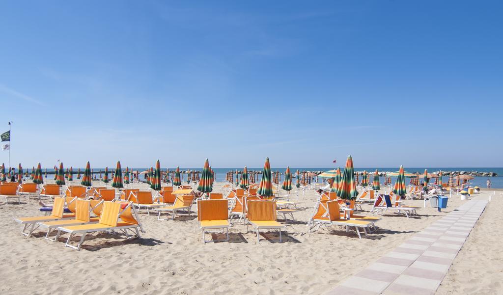 Hotel Cormoran Cattolica Dış mekan fotoğraf