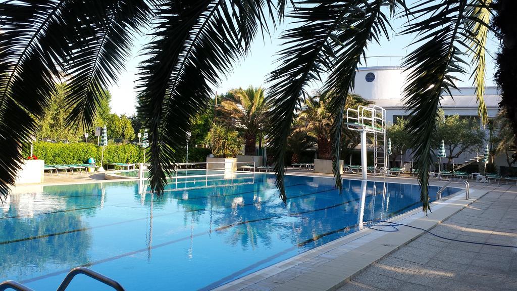 Hotel Cormoran Cattolica Dış mekan fotoğraf
