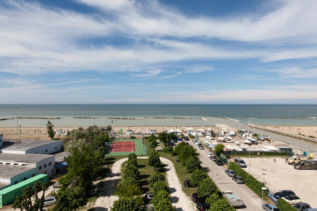 Hotel Cormoran Cattolica Dış mekan fotoğraf