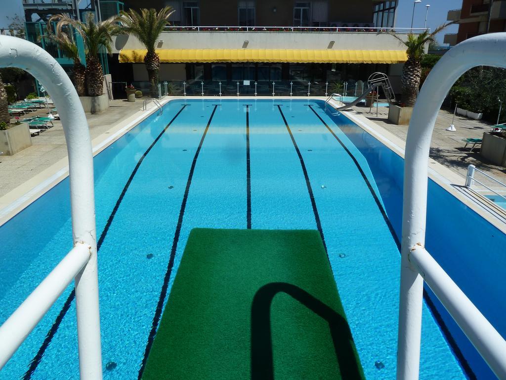 Hotel Cormoran Cattolica Dış mekan fotoğraf