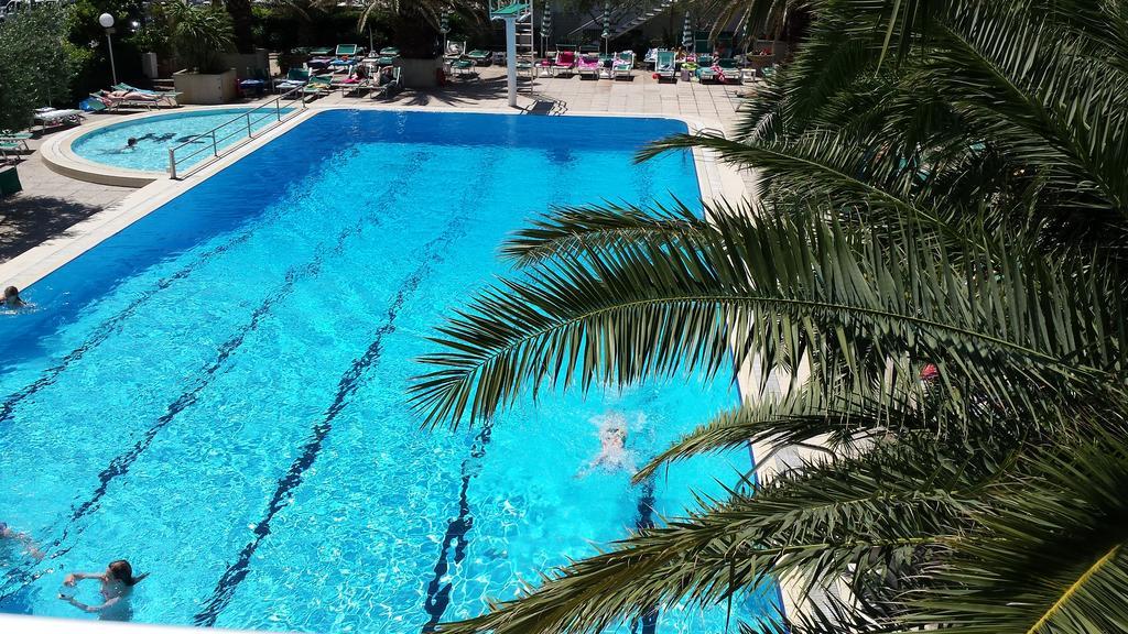 Hotel Cormoran Cattolica Dış mekan fotoğraf